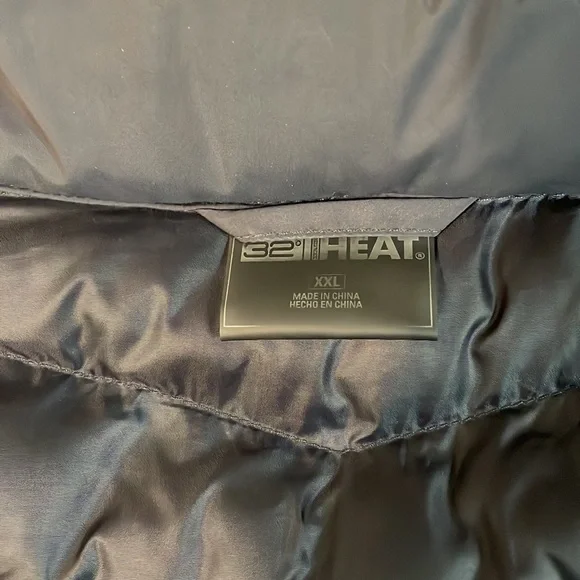 Puffer Jacket with Hood in Navy - Picture 7 of 9